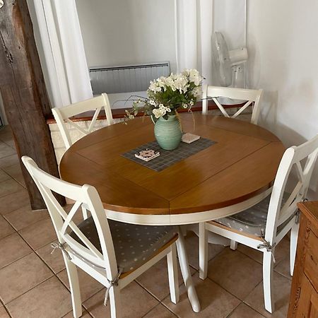 Gite D'Ecosse Apartment Azille Bagian luar foto