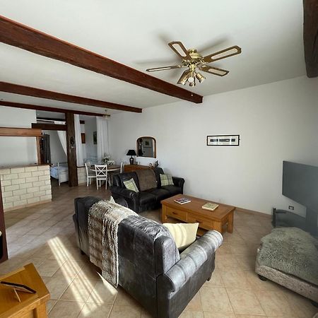 Gite D'Ecosse Apartment Azille Bagian luar foto