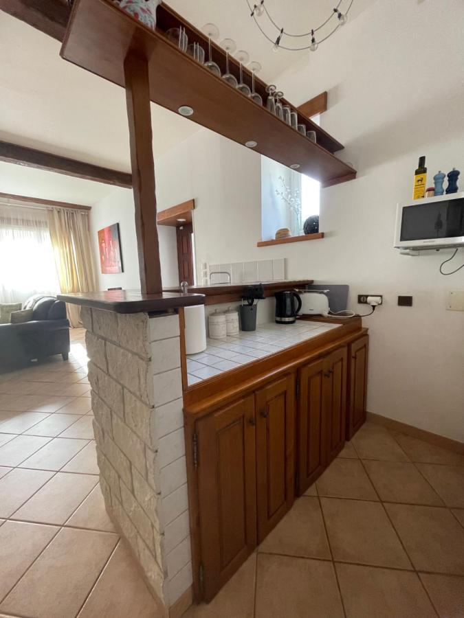 Gite D'Ecosse Apartment Azille Bagian luar foto