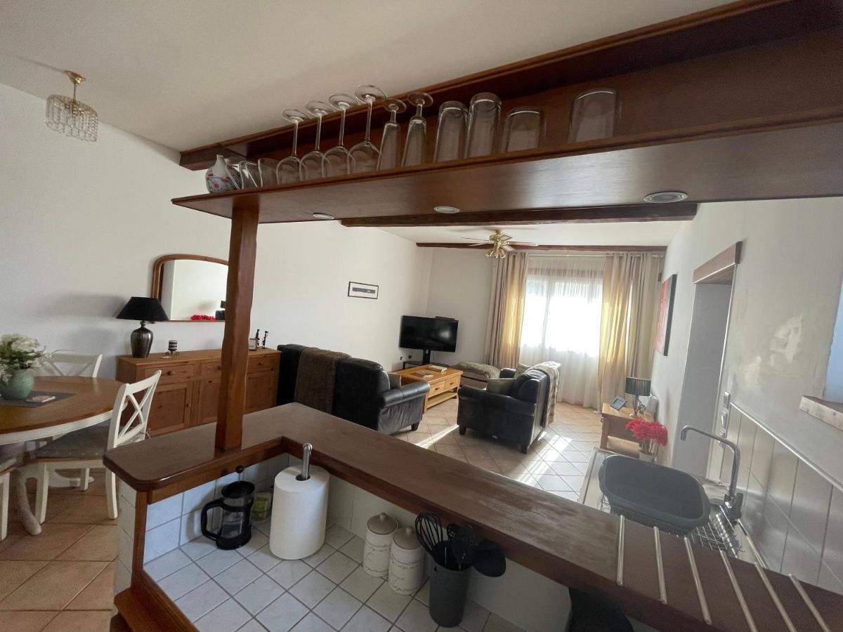 Gite D'Ecosse Apartment Azille Bagian luar foto