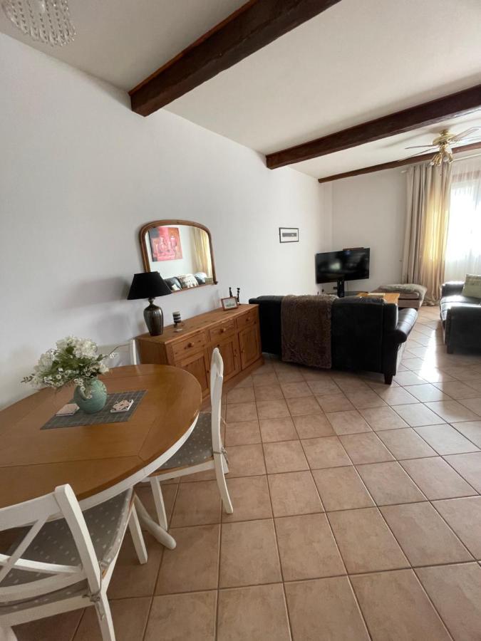 Gite D'Ecosse Apartment Azille Bagian luar foto